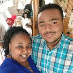 Meet your Posher, Dereka